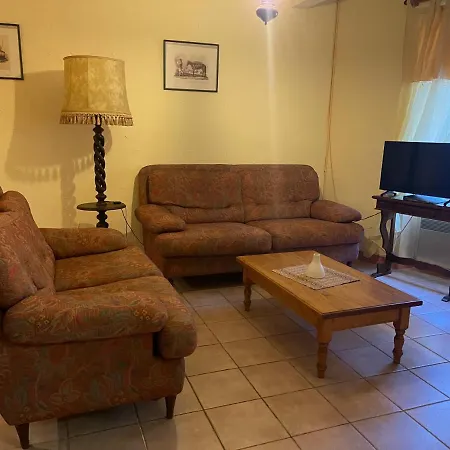 Montagne D'alaric Apartamento